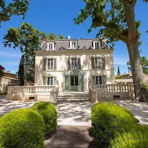 https://les-frenes-en-provence-chateau-zen.fr-provencehotel.com